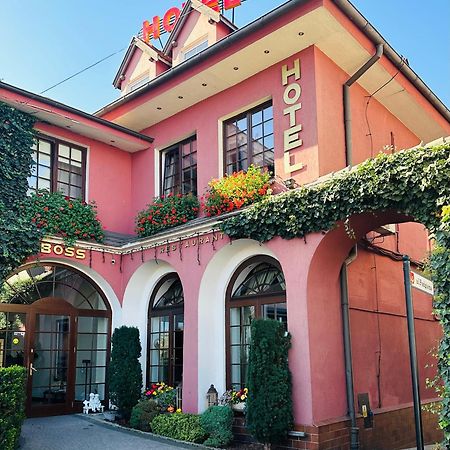 Miłosław Hotel Restaurant Boss מראה חיצוני תמונה
