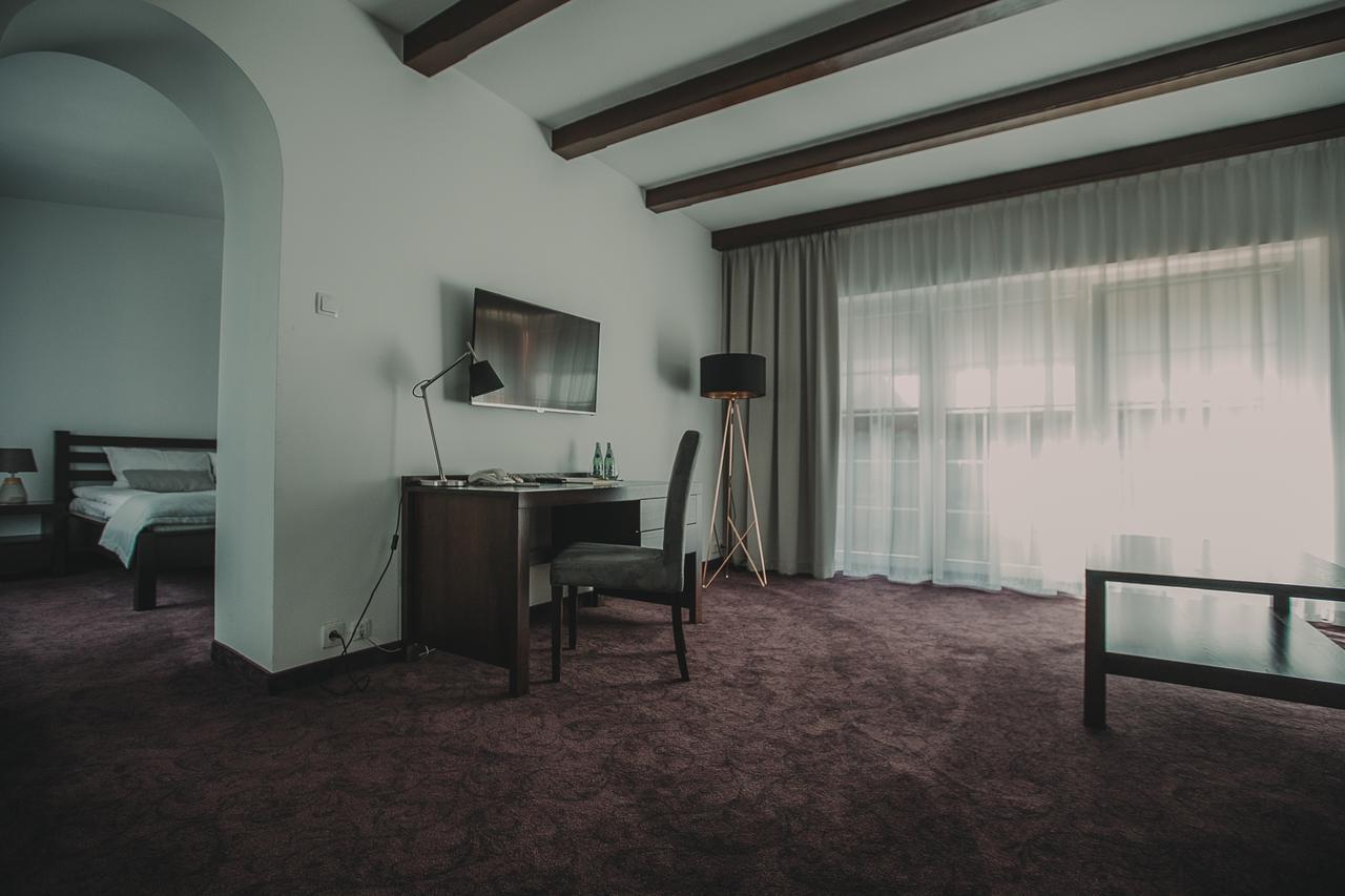 Miłosław Hotel Restaurant Boss מראה חיצוני תמונה