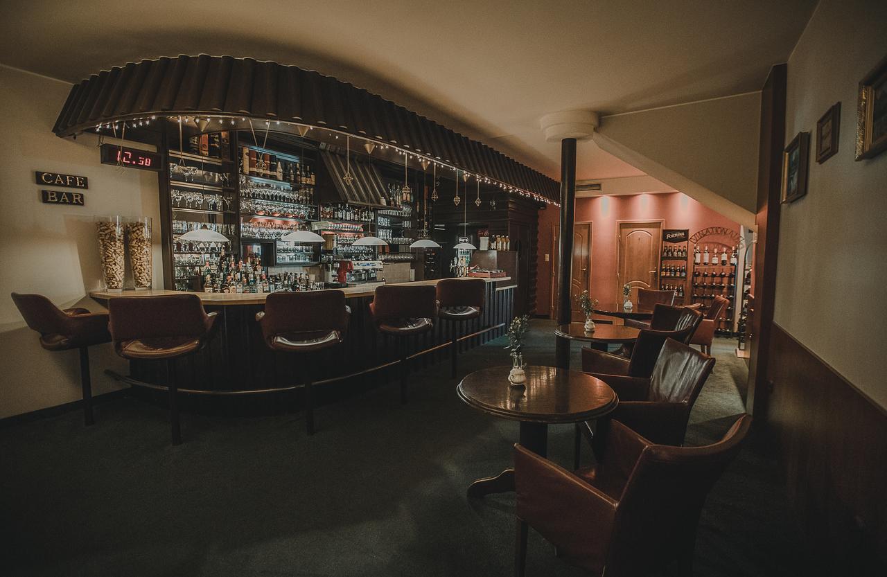 Miłosław Hotel Restaurant Boss מראה חיצוני תמונה