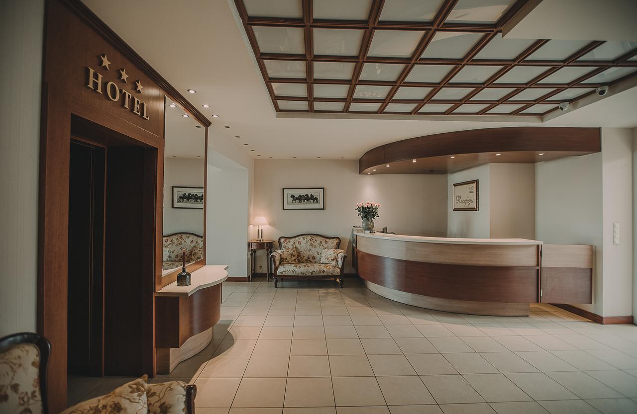 Miłosław Hotel Restaurant Boss מראה חיצוני תמונה