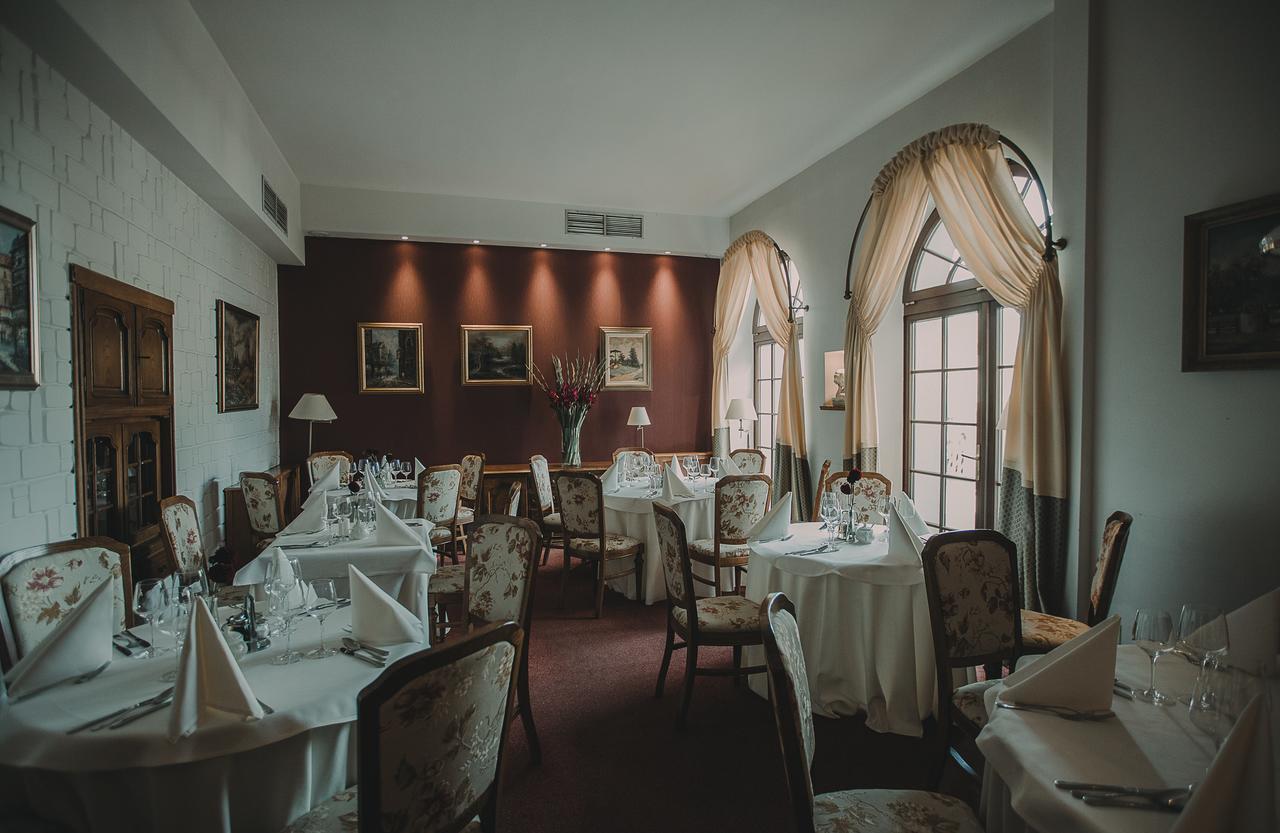 Miłosław Hotel Restaurant Boss מראה חיצוני תמונה